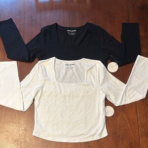 Women's Black and White Long Sleeve Crop Tees